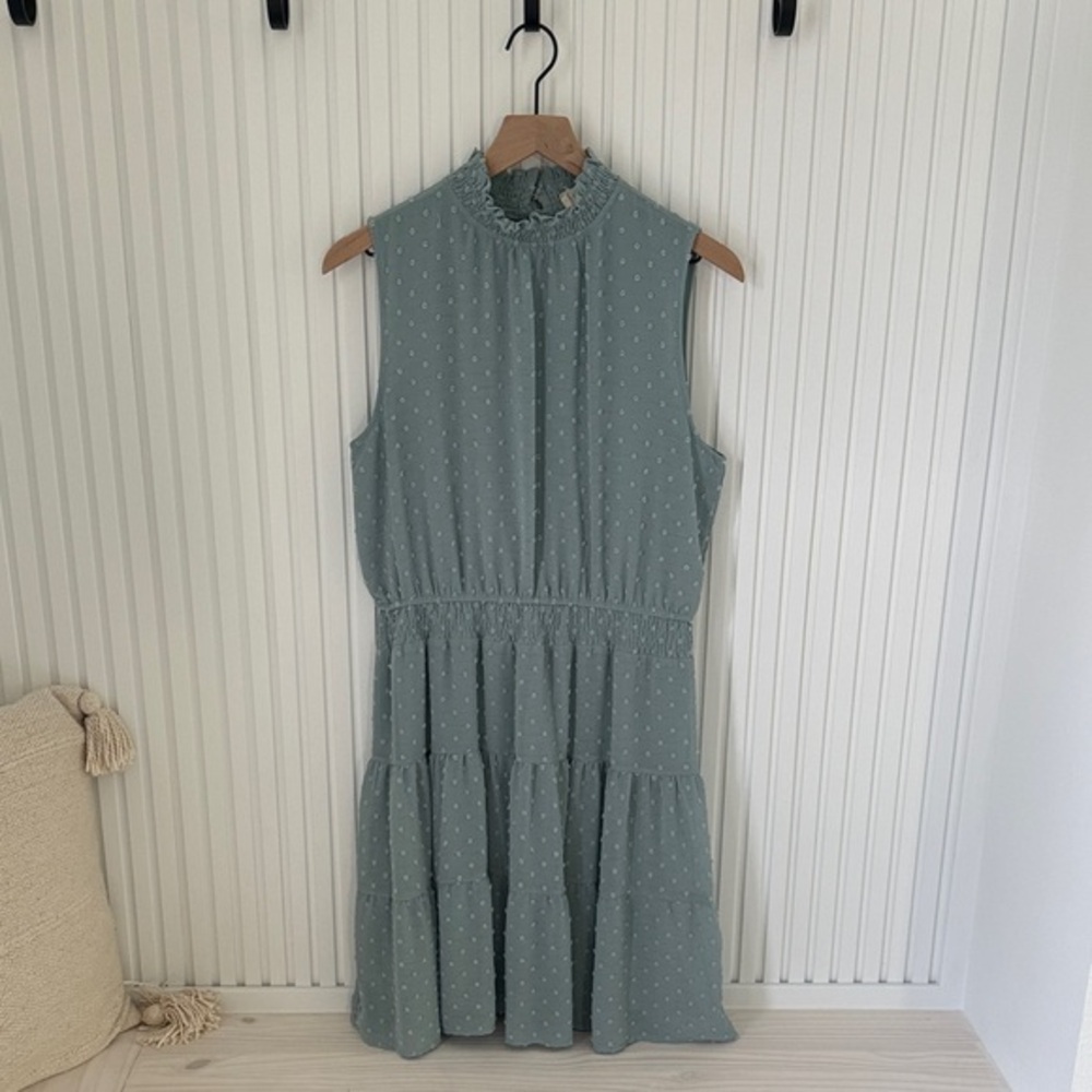 Elegant Sleeveless Green Dress